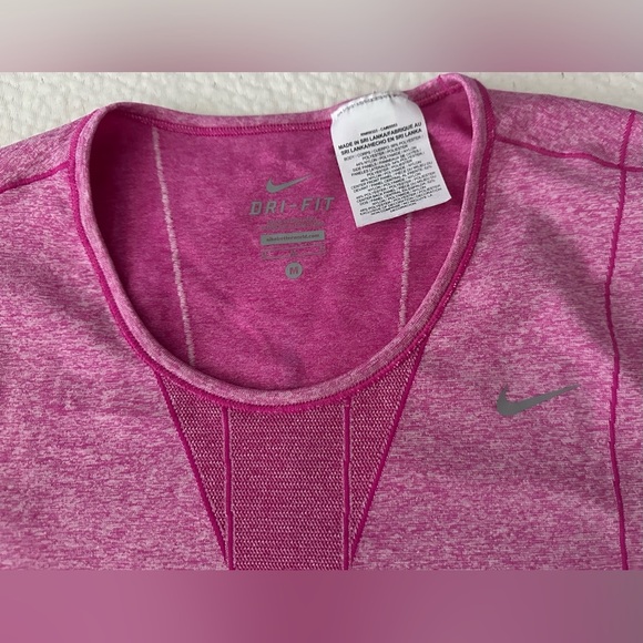 Nike Women’s DRI-FIT Short Sleeve Shirt- Size Medium - Picture 7 of 9